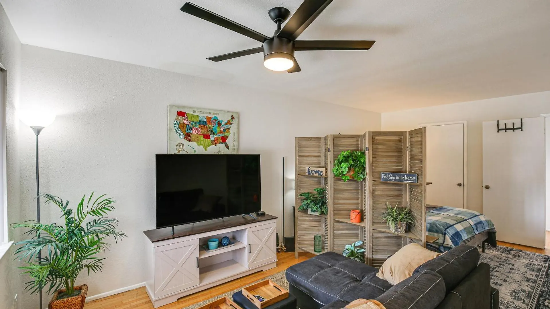 Central And Executive-Style Oasis In Long Beach! location